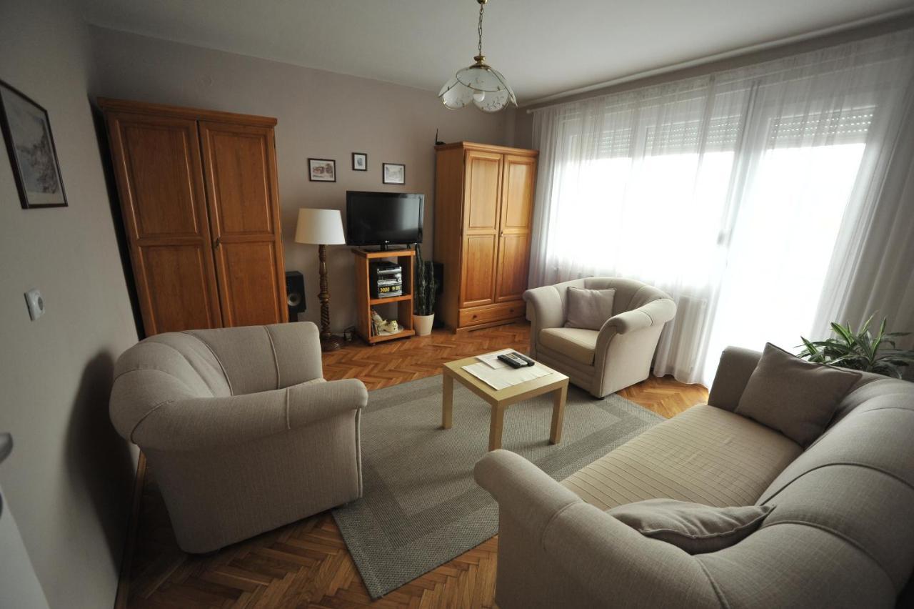 Appartement Apartman Rada à Pirot Extérieur photo